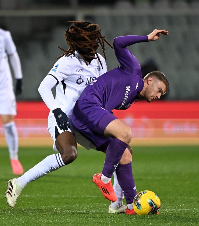 佛罗伦萨主场不敌那不勒斯,遭遇两连败 佛罗伦萨主场不敌那不勒斯,遭遇两连败