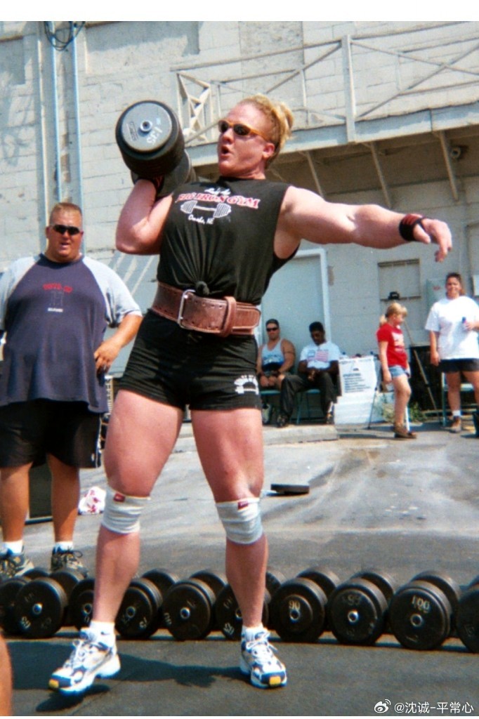 利记官网-健美巨人：俄罗斯健美冠军登顶