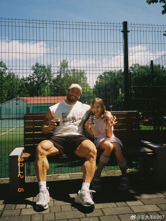 健美巨人：俄罗斯健美冠军登顶