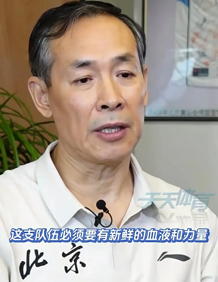 球队主教练接受了媒体的采访，谈论了战术布置