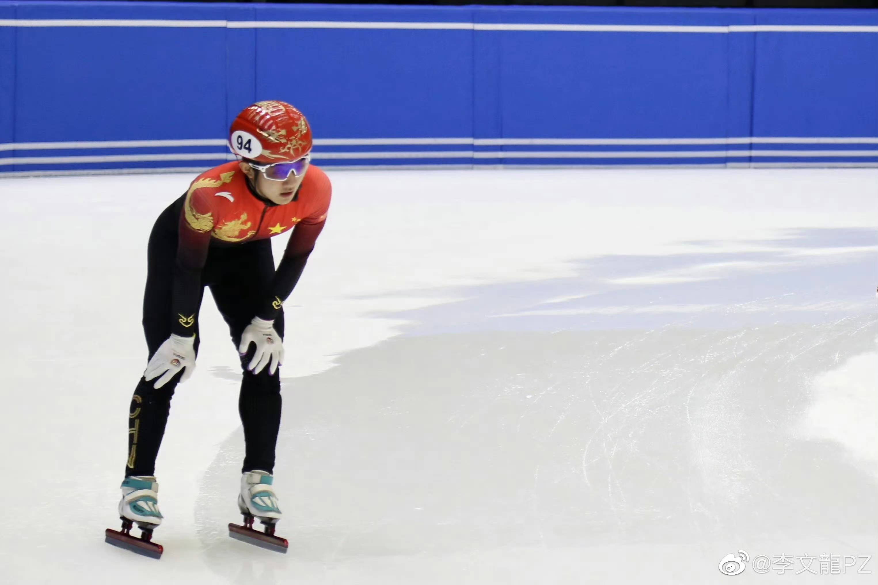 短道速滑比赛男子项目异军突起的新星