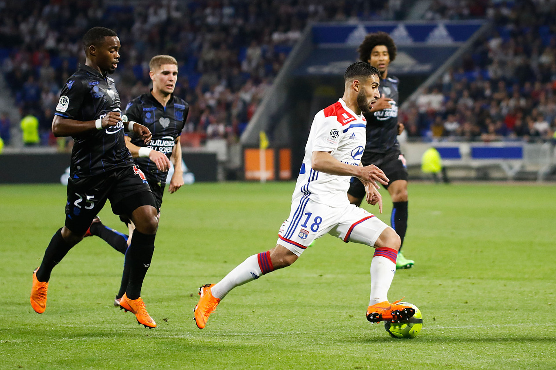 南特逆袭里昂,客场战胜对手跻身前四 南特逆袭里昂,客场战胜对手跻身前四