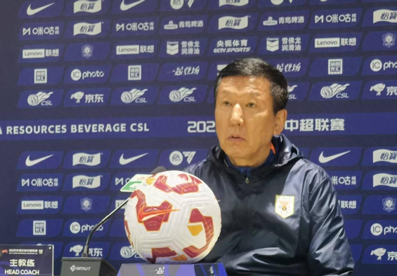 国安队员表现出色，成功击败对手