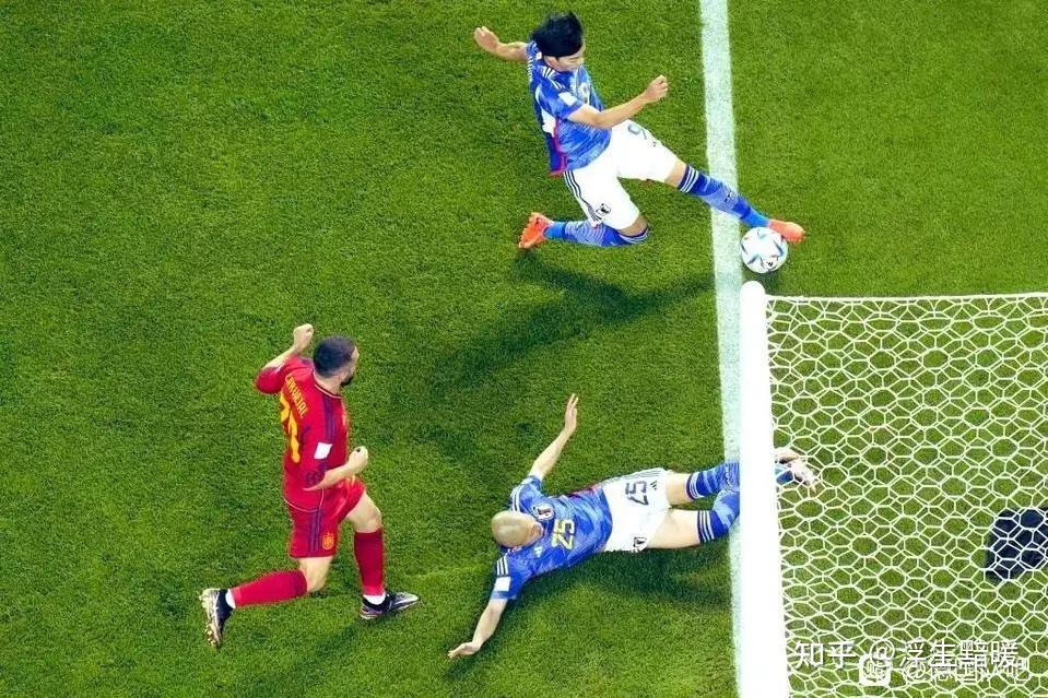 马赛逆转对手，小组头名实力突现