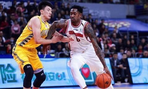 广东宏远大胜上海，遥遥领先积分榜