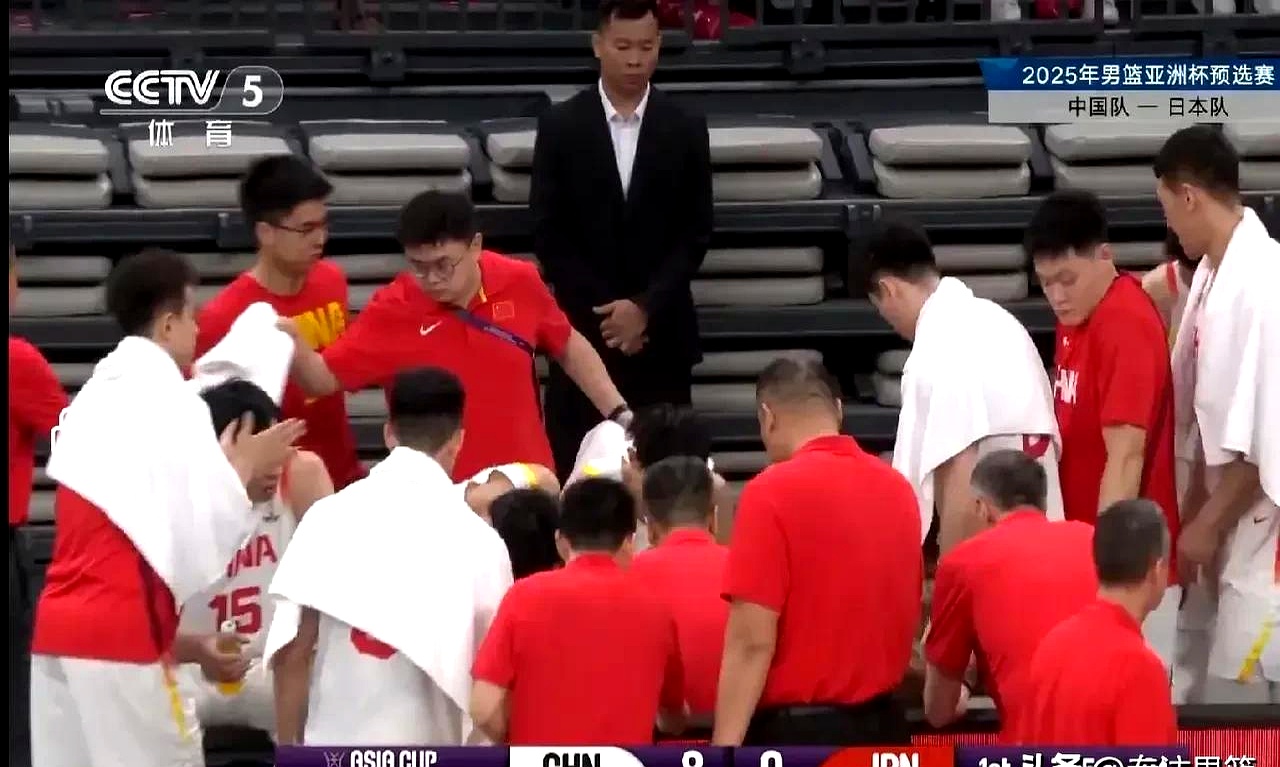 香港男篮在比赛中稳健发挥，实现胜利