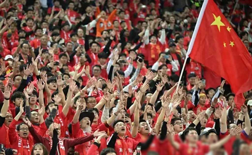 国际足球大战激情澎湃，高能对决频频引发关注