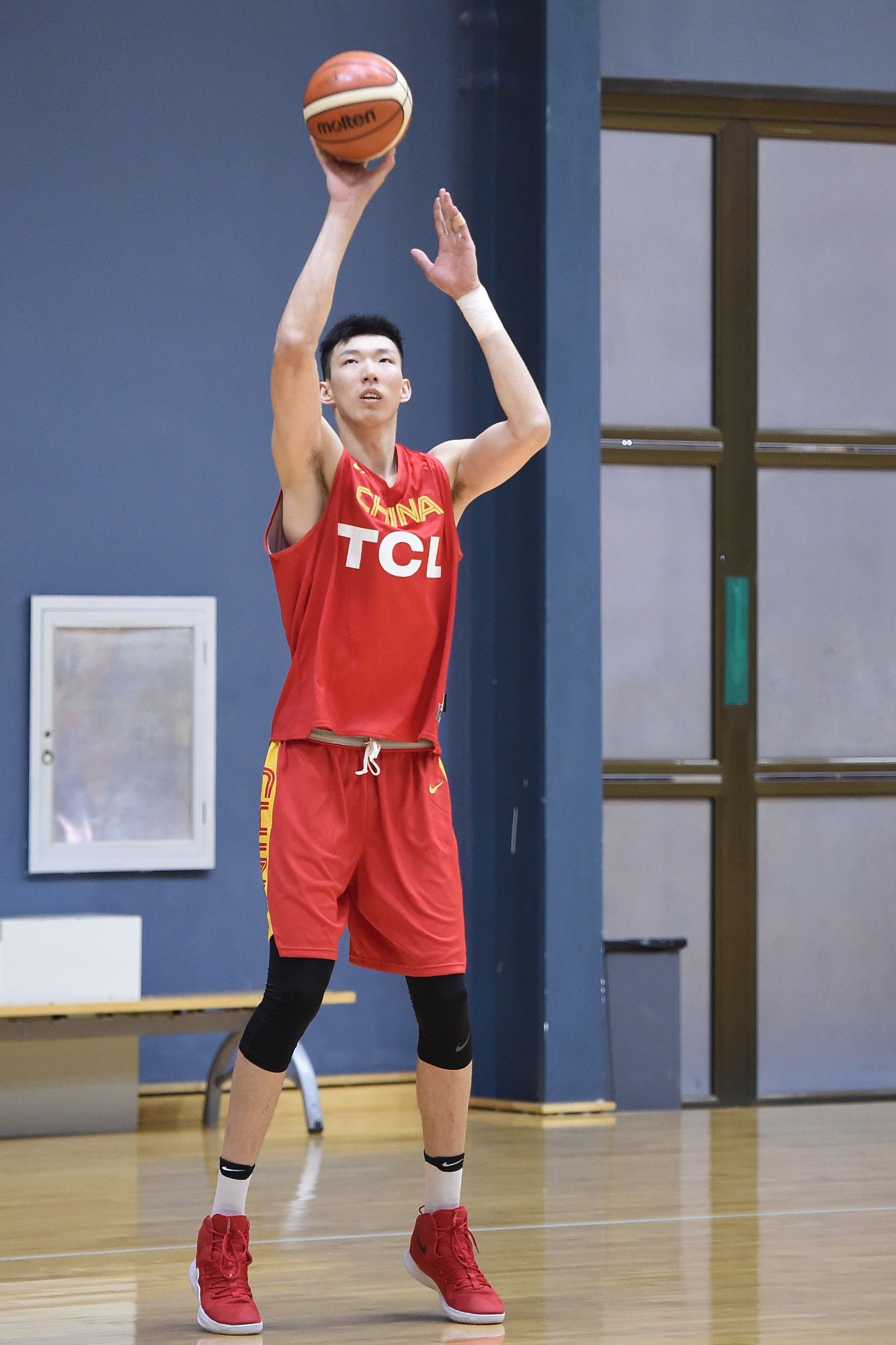 重庆男篮连战告败，主帅态度坚决