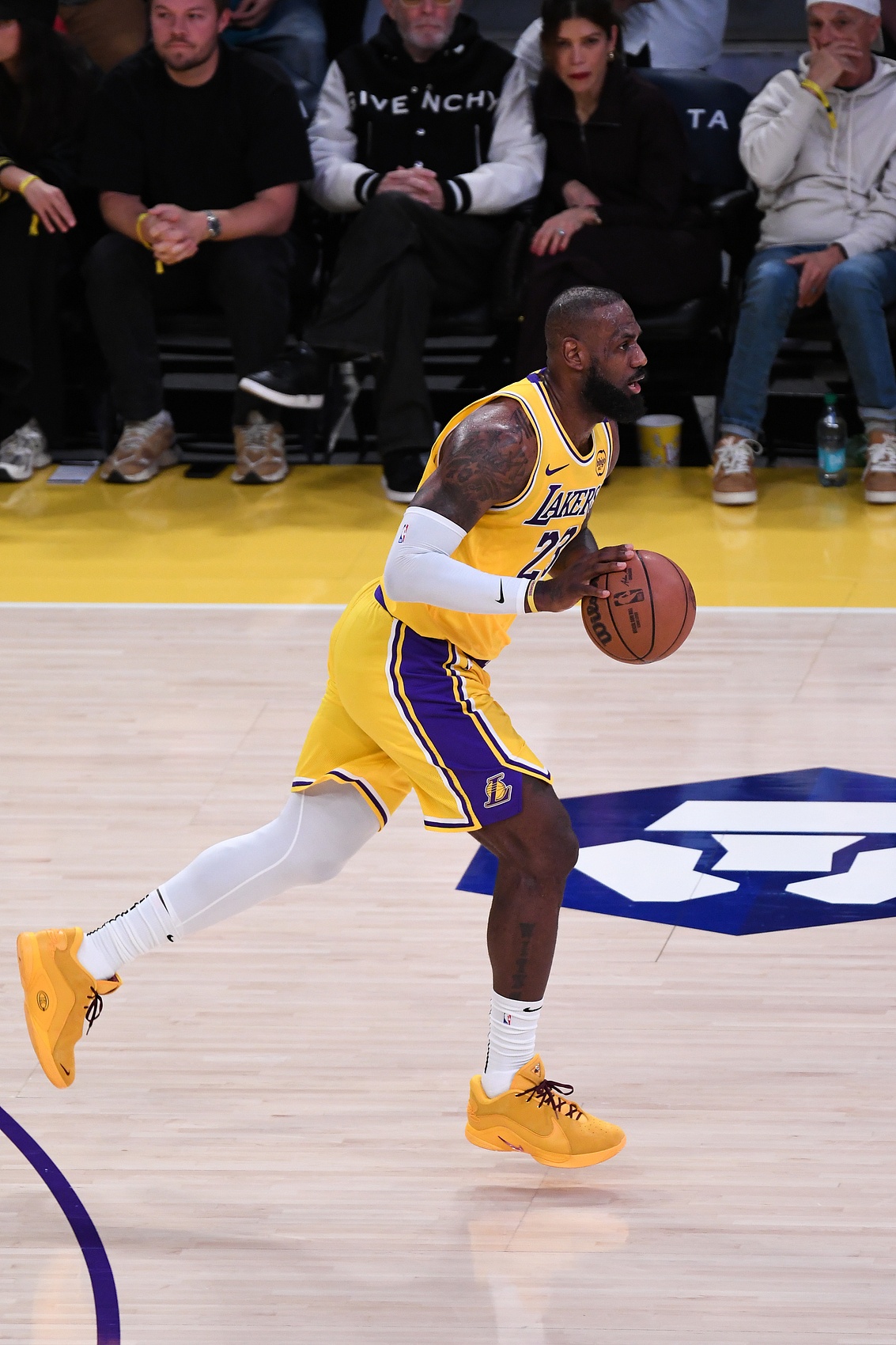 NBA球星詹姆斯现展开训练备战新赛季