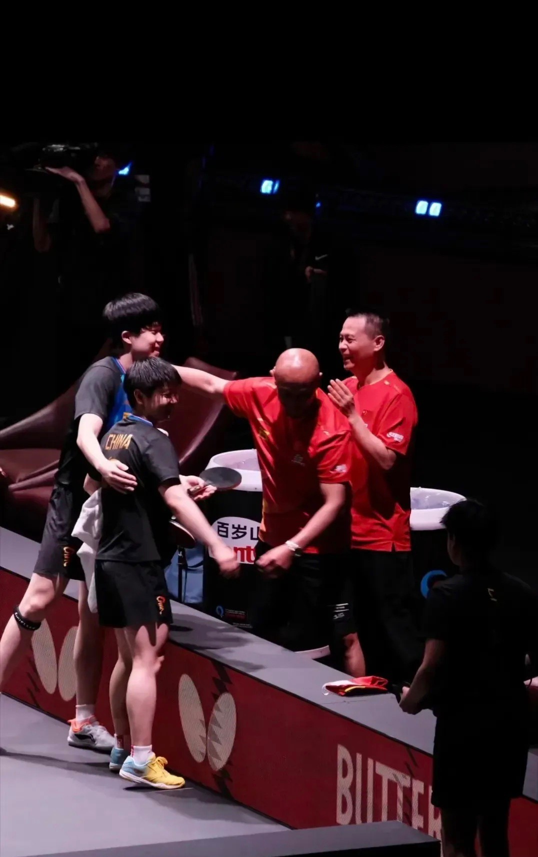 触动观众情绪，选手密切对抗争夺胜利